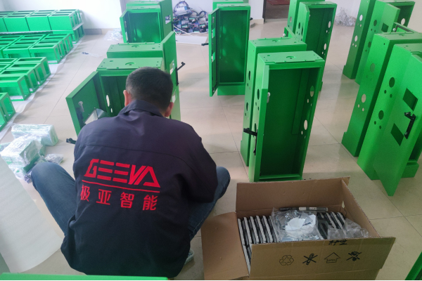 極亞智能水電樁生產(chǎn)車間組裝實拍，戶外供水供電設備生產(chǎn)過程