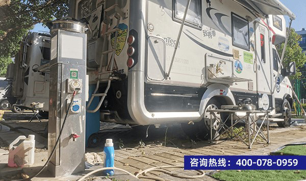 極亞智能房車營地水電樁戶外使用場景實拍圖